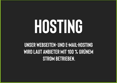 Texttafel Nachhaltigkeit im Greenhouse: "Hosting": Unser Webseiten- und E-Mail-Hosting wird laut Anbieter mit 100 % grünem Strom betrieben.